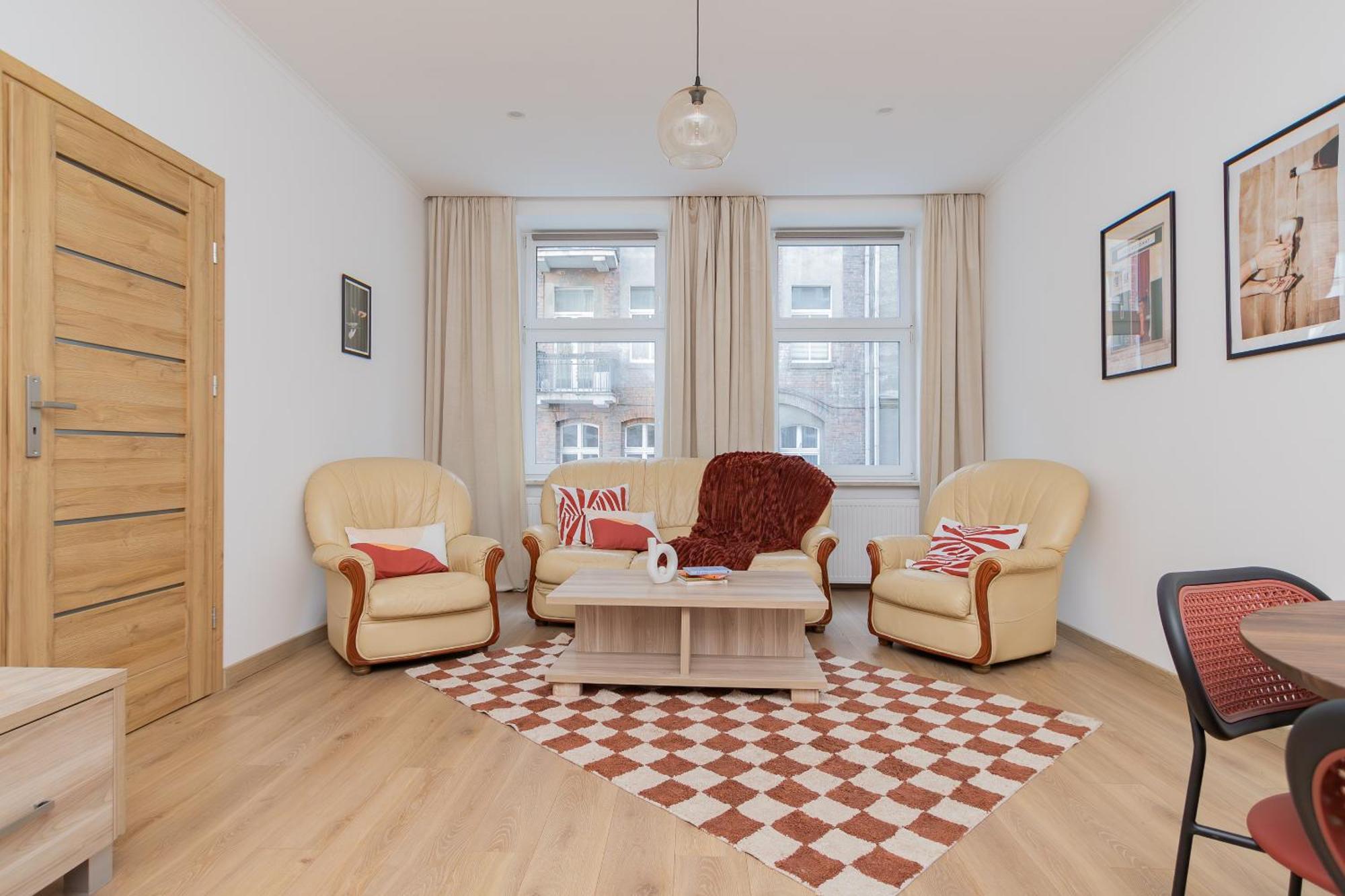 Apartment Glow - Retro Dolne