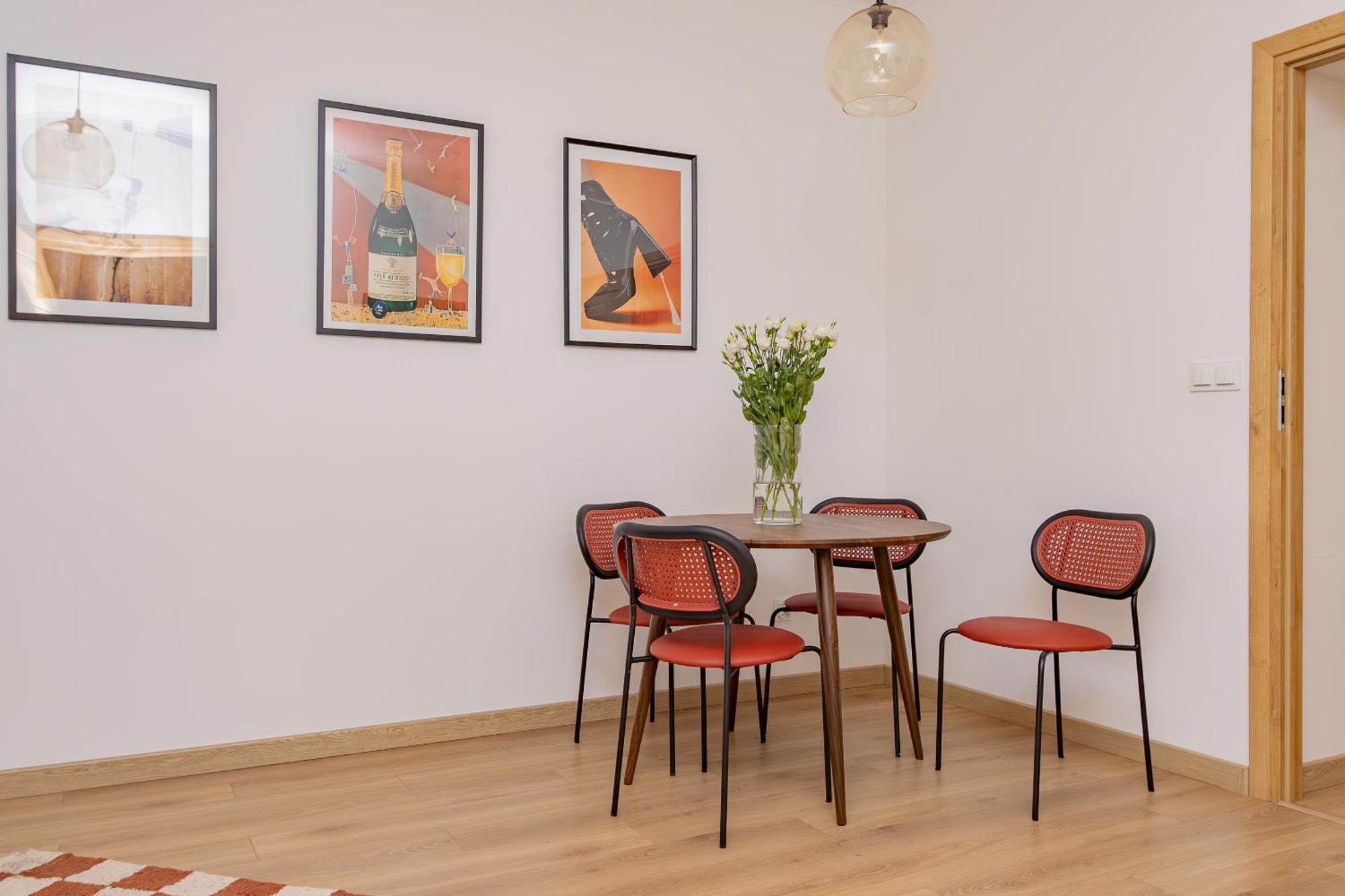 Glow - Retro Dolne Apartment *